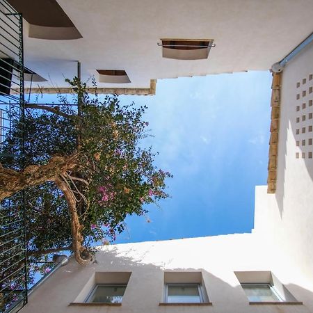 Dimora Siqu Hotel Менфи Екстериор снимка