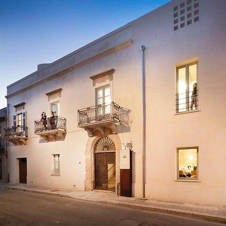 Dimora Siqu Hotel Менфи Екстериор снимка