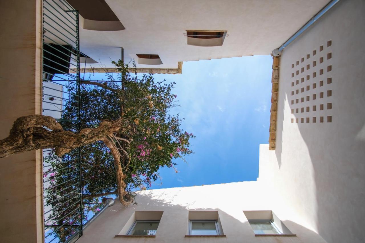 Dimora Siqu Hotel Менфи Екстериор снимка