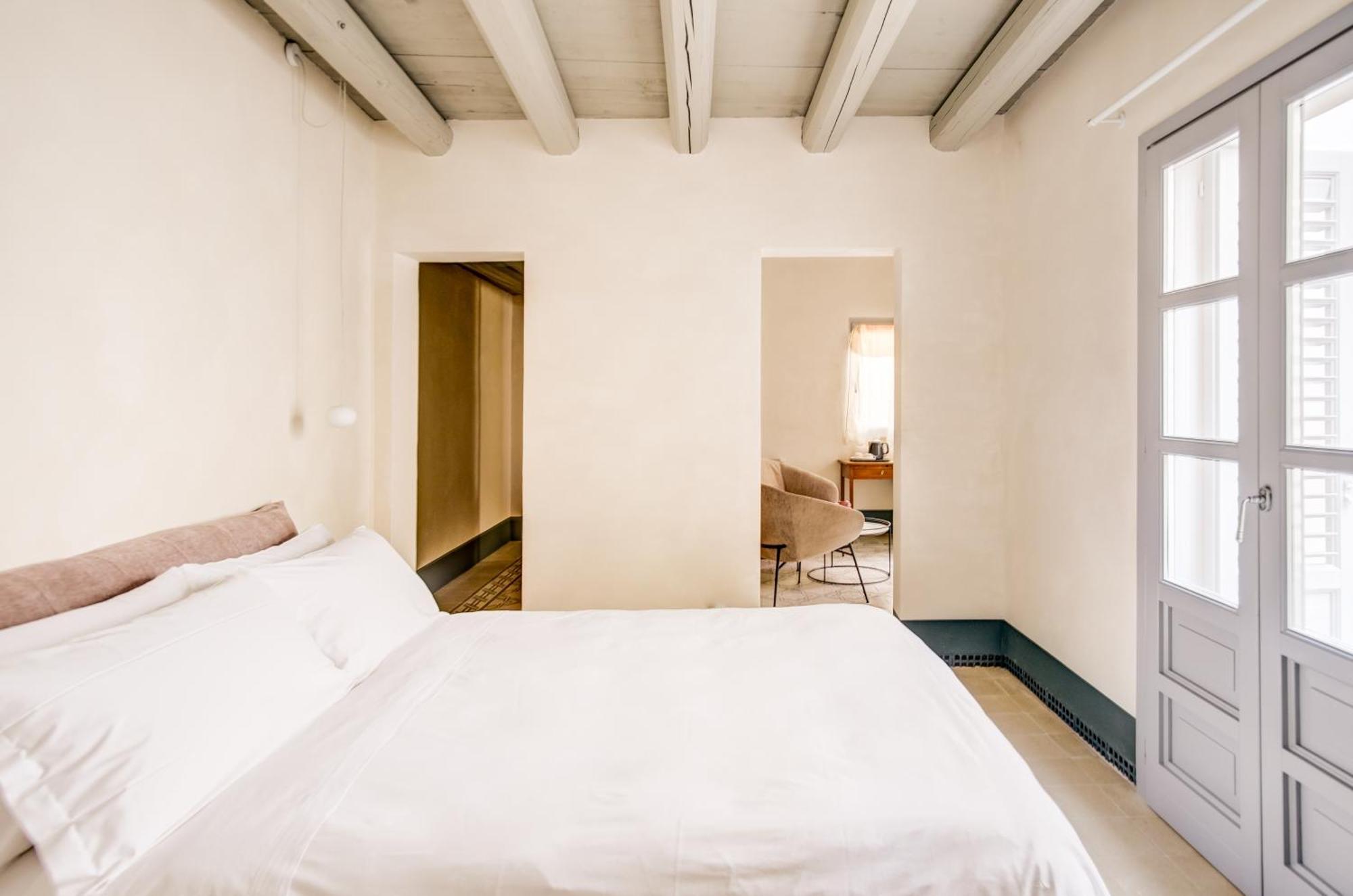 Dimora Siqu Hotel Менфи Екстериор снимка