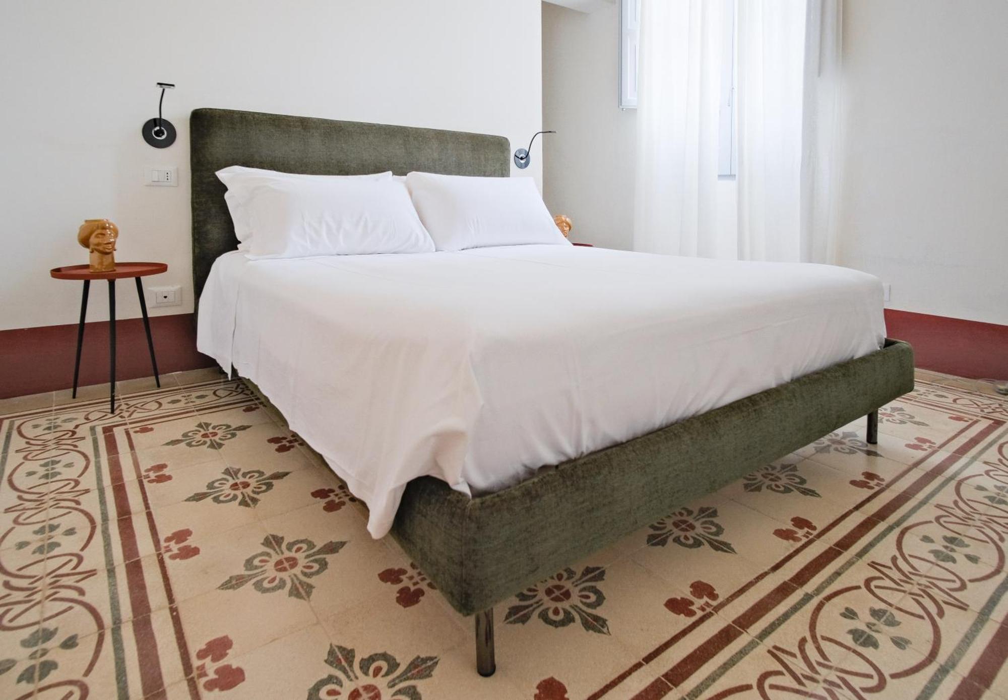 Dimora Siqu Hotel Менфи Екстериор снимка